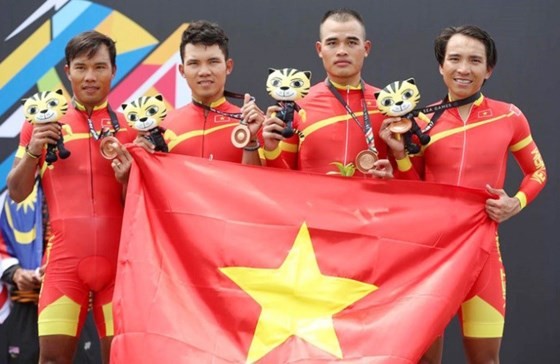 Vietnamese male racers bring one bronze medal 