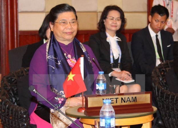 Vice Chairwoman of the National Assembly of Vietnam Tong Thi Phong (L) (Photo: VNA)