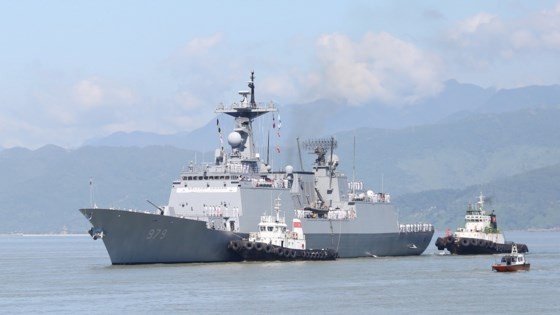 RoK's naval ships arrive in Da Nang city 