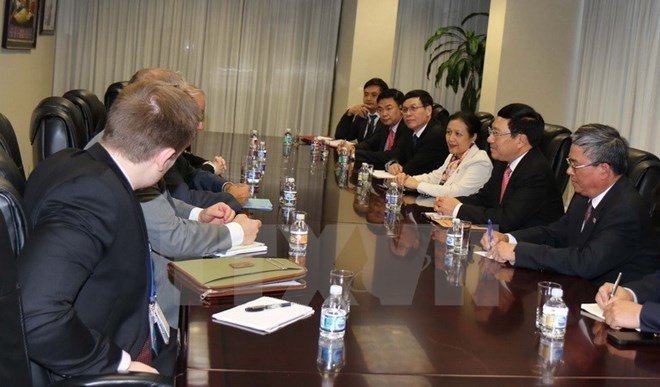 Vietnam’s Deputy Prime Minister and Foreign Minister Pham Binh Minh at a meeting with US Under Secretary for Political Affairs at the US Department of State Thomas Shannon (Photo: VNA)