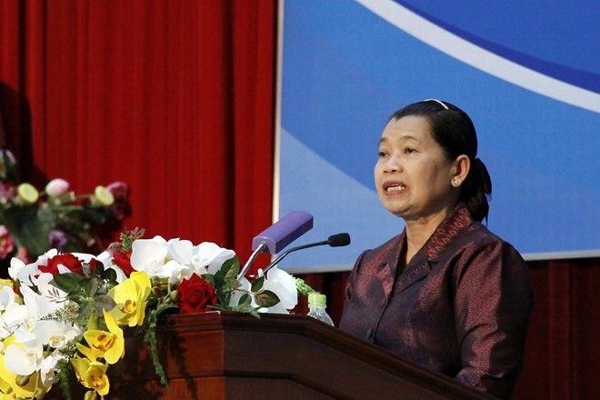 Cambodian Deputy Prime Minister Men Sam An, who also chairs the Cambodia-Vietnam Friendship Association, speaks at the meeting on October 7 (Photo: VNA)