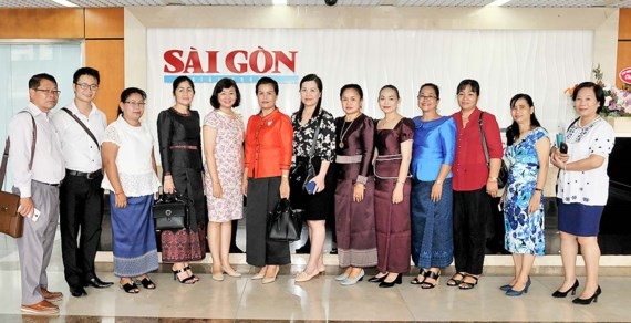 Cambodian journalist delegation visits Saigon Giai Phong Newsppaer headquarters 