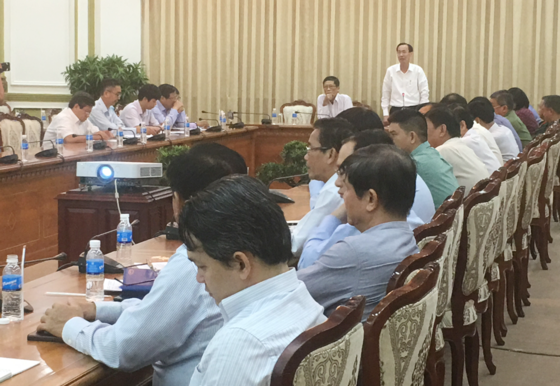 An urgent meeting with people’s committees of 24 districts this morning