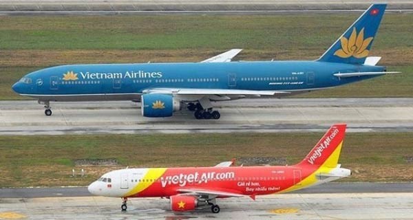 Vietnam Airlines and VietJet Air must stop exploiting their domestic flights to the south- central and central highlands provinces due to typhoon Damrey 