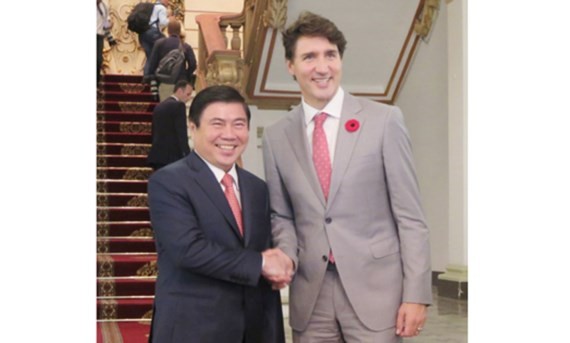 Chairman of the Ho Chi Minh City People’s Committee Nguyen Thanh Phong and Canadian Prime Minister Justin Trudeau