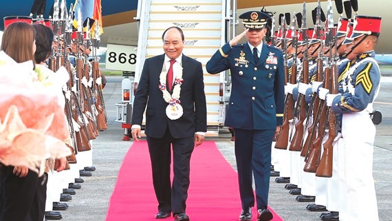 Welcome ceremony of Vietnamese Prime minister Nguyen Xuan Phuc at clark International Airport,Pampanga, Manila capital (Photo:VNA)