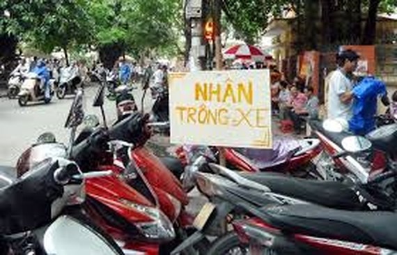 Prices of cars and motorcycles parking in Hanoi is expected to raise from January, 2018.