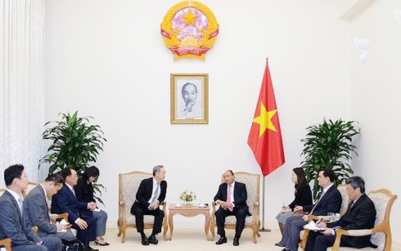 Vietnamese Prime Minister Nguyen Xuan Phuc receives Chang Dae Whan, Chairman of the Maekyung Media Group in South Korea (Photo: Vietnam Government Web Portal)