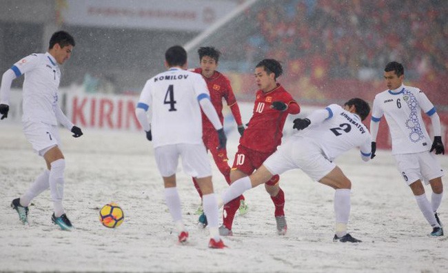 The Vietnamese football players compete the final of the Under-23 Asian Cup championship under snowy pitch(Photo:vtv)