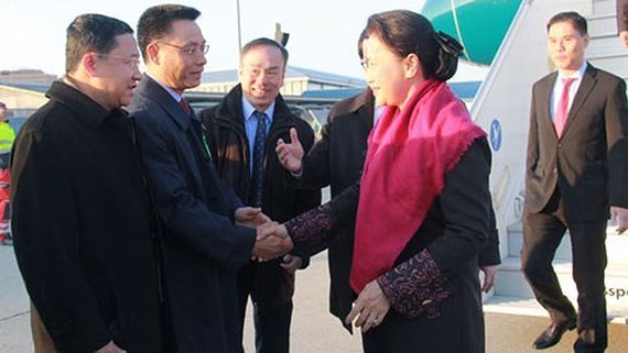 Chairwoman of National Assembly of Vietnam Nguyen Thi Kim Ngan led the high- ranking NA delegation arrive in Geneva International Airport, Switzerland (Photo: VOV)