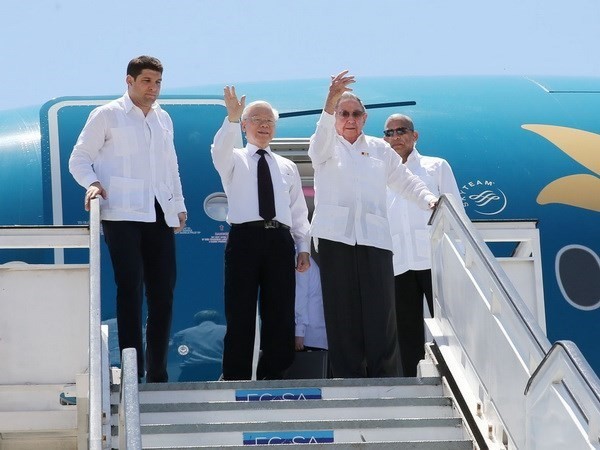 CPV General Secretary Nguyen Phu Trong and First Secretary of the Communist Party of Cuba Central Committee and President of the Council of State and the Council of Ministers of Cuba Raul Castro Ruz arrive at Antonio Maceo Airport to visit Santiago de Cub