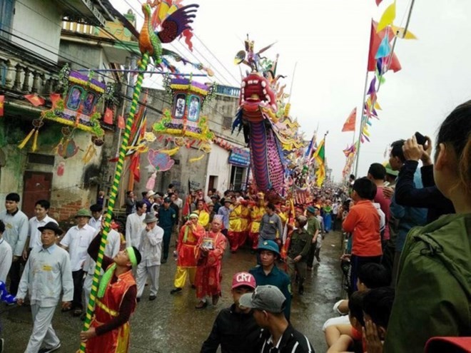 Procession of Long Chau boat (Source: baomoi.com)