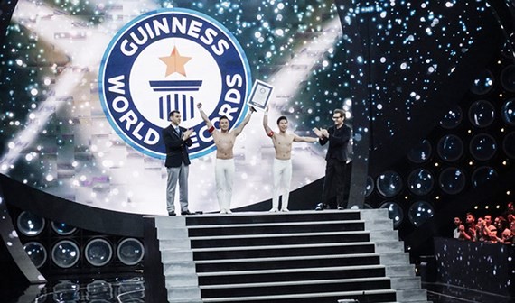 Giang brothers breaks Guinness World Records within 53 minutes 97 seconds 