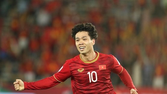 Striker Cong Phuong is voted as the best footbaler by FoxSports in match against Iraq