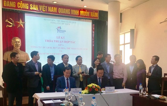 A signing ceremony between Vietnam National Administration of Tourism and the Ministry of Culture, Sports and Tourism  about  establishment of a tourism representative office of Vietnam in South Korea.