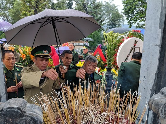 Hundreds of veterans commemorate martyrs in Po Hen Border Post