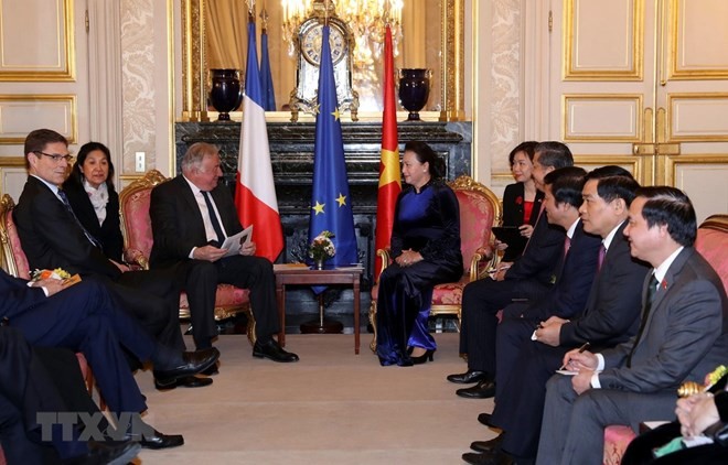 National Assembly Chairwoman Nguyen Thi Kim Ngan (R) and President of the Senate of France Gerand Larcher (Source: VNA) 