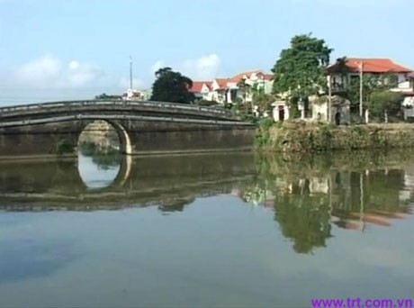 A corner of Ngu Ha river (Source: http://netcodo.com.vn)
