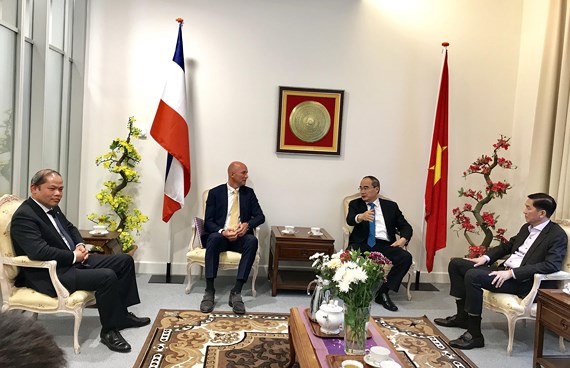 Secretary of Ho Chi Minh City Party Committee Nguyen Thien Nhan visits the Vietnamese Embassy in the Netherlands