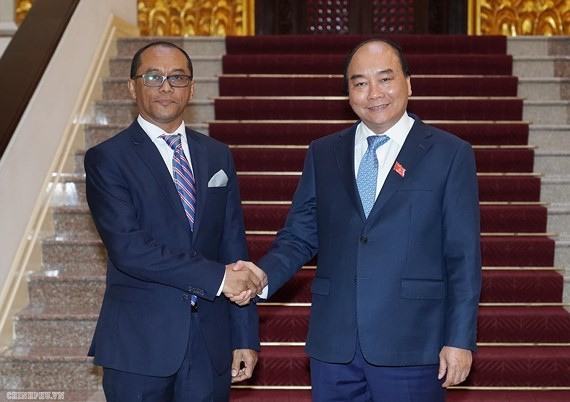 Prime Minister Nguyen Xuan Phuc welcomes Timor- Leste Foreign Minister Dionisio Babo Soares (Photo:VGP)