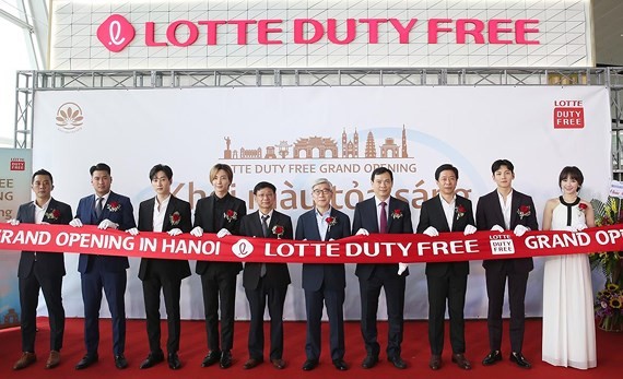  Lotte's third duty-free store is located at Noi Bai International Airport in capital city of Hanoi. (Photo: Lotte)