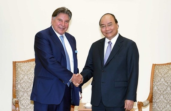Vietnamese Prime Minister Nguyen Xuan Phuc and Mr. Horst Julius Pudwill, the president of TTI (Photo:VNA)