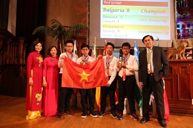 Four students win gold medals at the individual contest (Source: VNA)