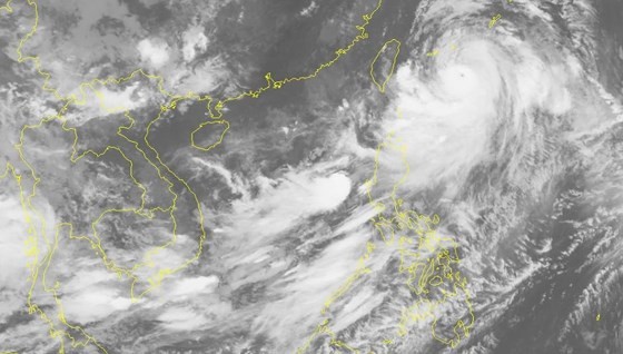 The northwestward- moving tropical depression in the East Sea