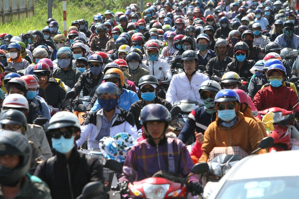 The extreme traffic congestion frequently occurs on National Highways across Southern provinces 