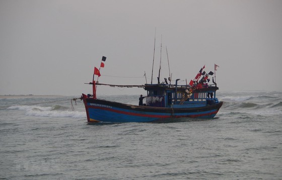 Vietnamese fish vessels move safe places to avoid typhoon Nakri