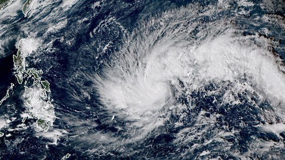Typhoon Kammuri approaching East Sea 