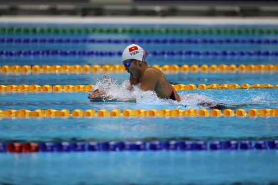Anh Vien in the women’s 400-m- individual medley finals (Photo:DUNG PHUONG)