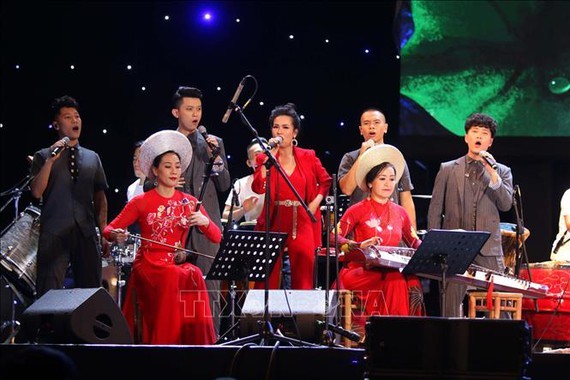 A music performance at the opening ceremony of Hozo 2019 (Photo:VNA)