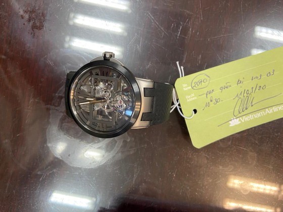 A valuable watch worth nearly US$ 40,000