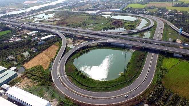 A section running through Tan An city (Long An province) of Ho Chi Minh City-Trung Luong Expressway, part of the North-South Expressway (Photo:VNA)
