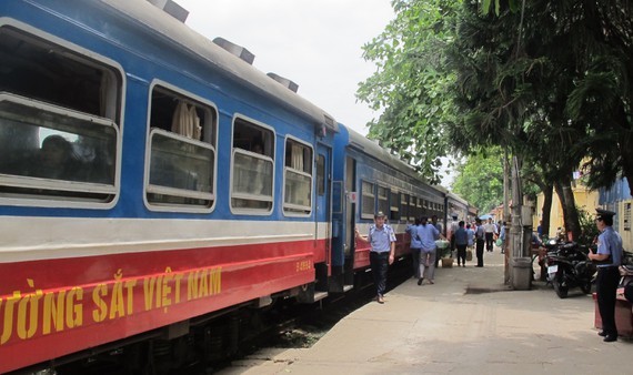 North-South, tourism twin-trains operate daily in July