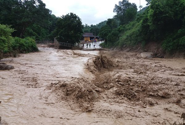 Torrential downpour, flood chaos to continue in Central region in next ten days 