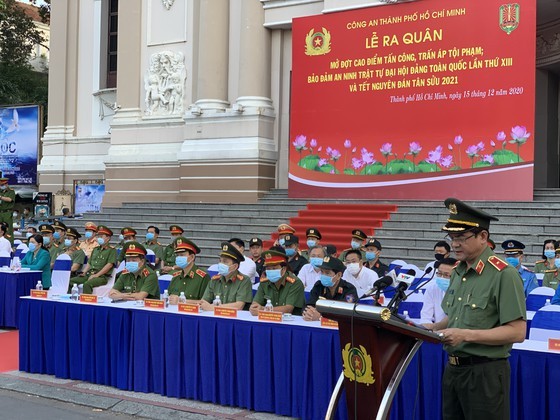 Senior Colonel Le Hong Nam speaks at the launching ceremony. (Photo: Chi Thach)