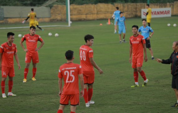 Nham Manh Dung of Vietel FC (No. 40) is one of 24 players has been called back for the last training camp of the U-22 national team. (Photo: thethao247.vn)