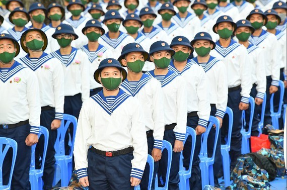 Nearly 5,000 young people of HCMC enlist in military service