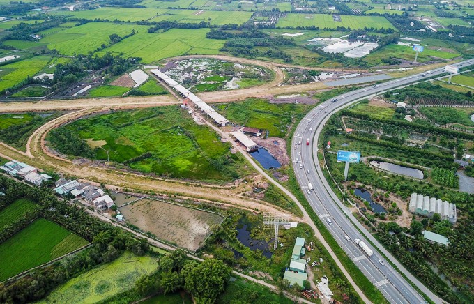 Ministry requires four expressway projects' adjustment in Mekong Delta