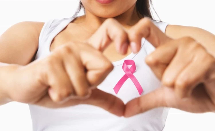 Bệnh viện Ung bướu tầm soát bệnh ung thư vú miễn phí cho 1.200 phụ nữ
