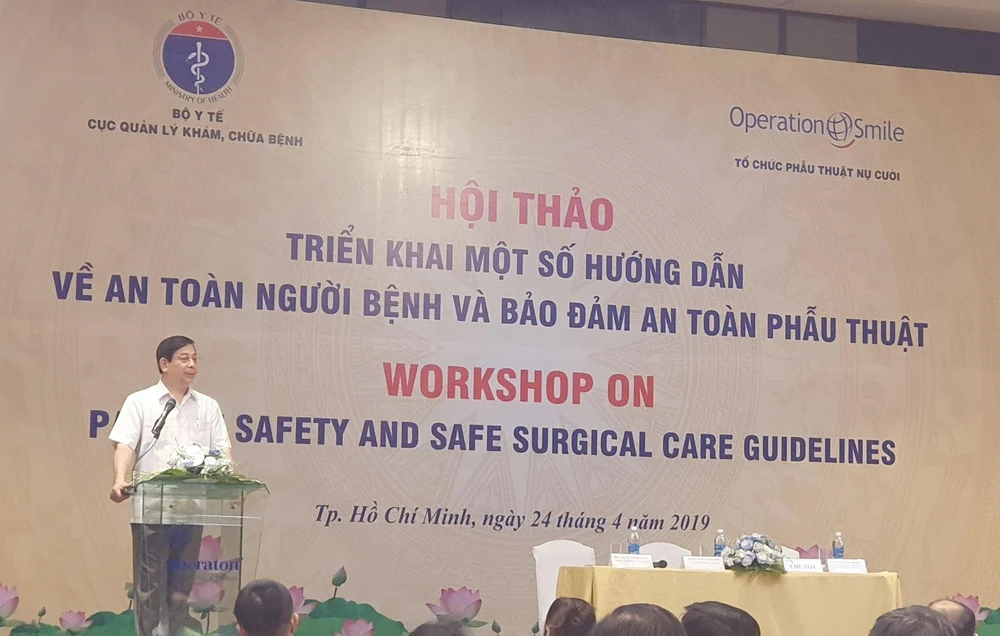 PGS.TS Lương Ngọc Khuê, Cục trưởng Cục quản lý Khám chữa bệnh (Bộ Y tế) phát biểu tại hội nghị