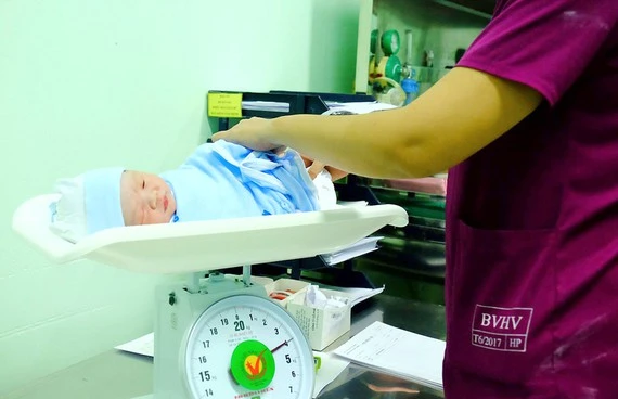 Bé trai chào đời tại Bệnh viện Hùng Vương
