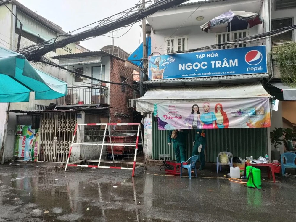 Hẻm 245 đường Nguyễn Trãi, phường Nguyễn Cư Trinh, quận 1 đã được cách ly, phong tỏa