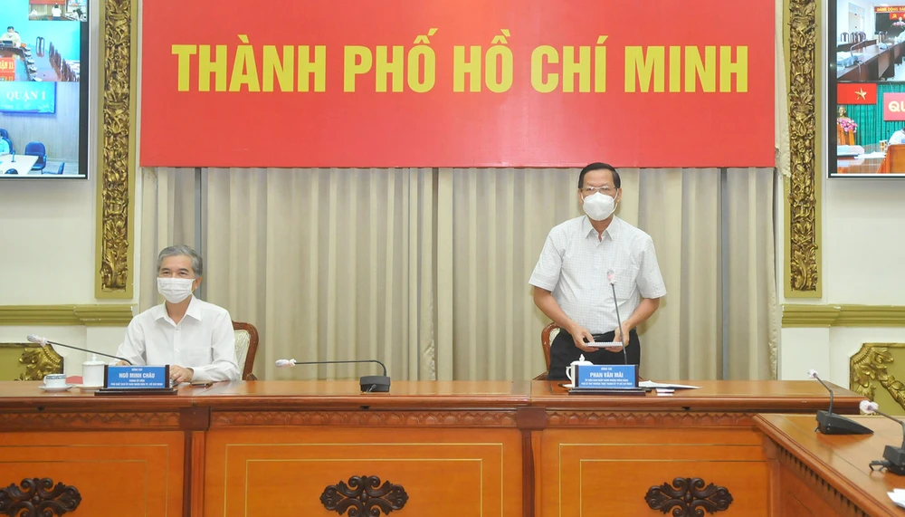 Đồng chí Phan Văn Mãi phát biểu tại cuộc họp. Ảnh: CAO THĂNG