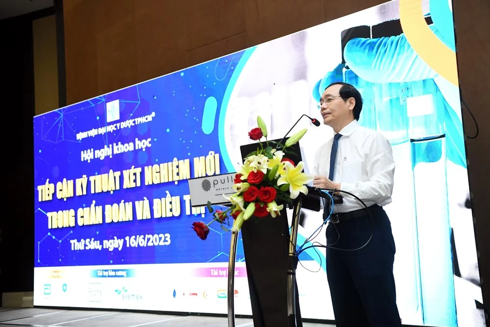 GS.TS.BS Trương Quang Bình phát biểu khai mạc hội nghị