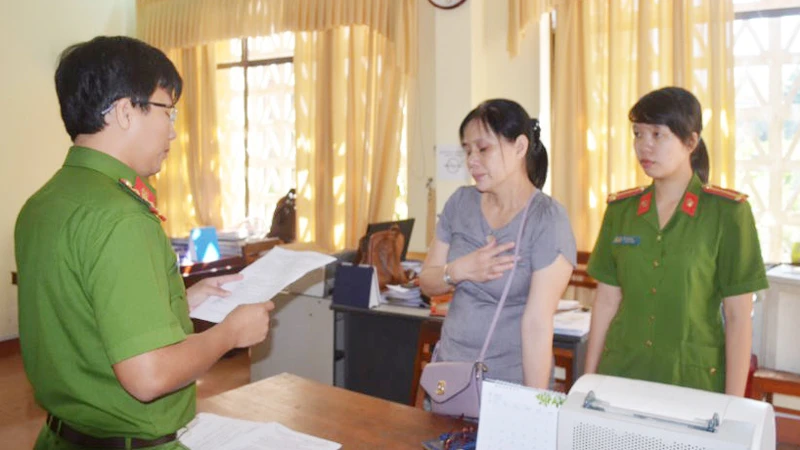 Công an tỉnh Quảng Ngãi ra quyết định cấm ra khỏi nơi cư trú đối với bà Hà