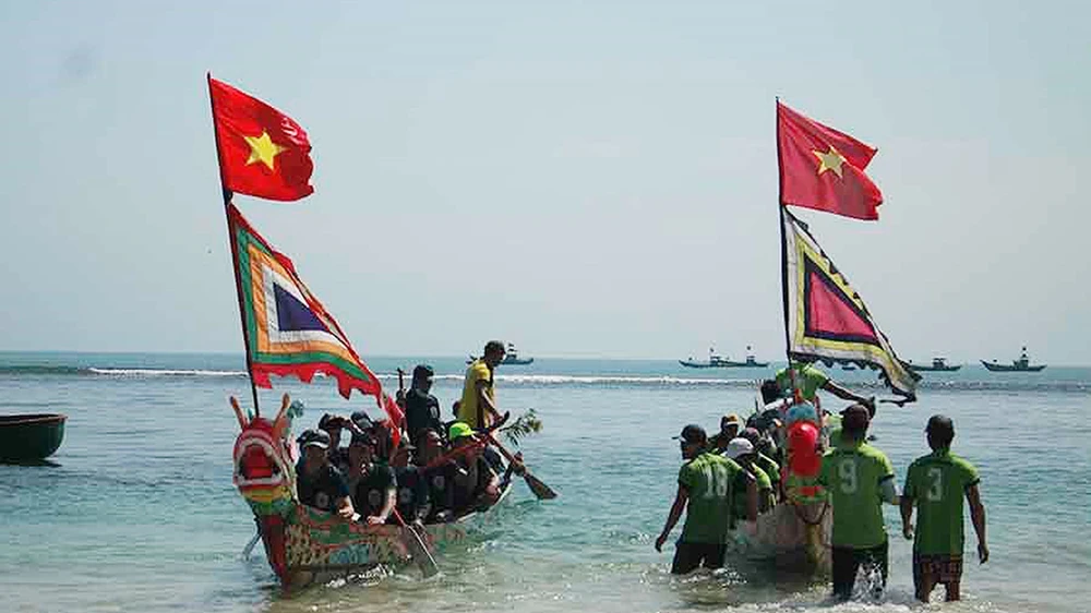 Lễ cầu mùa đầu năm miền biển Bình Hải