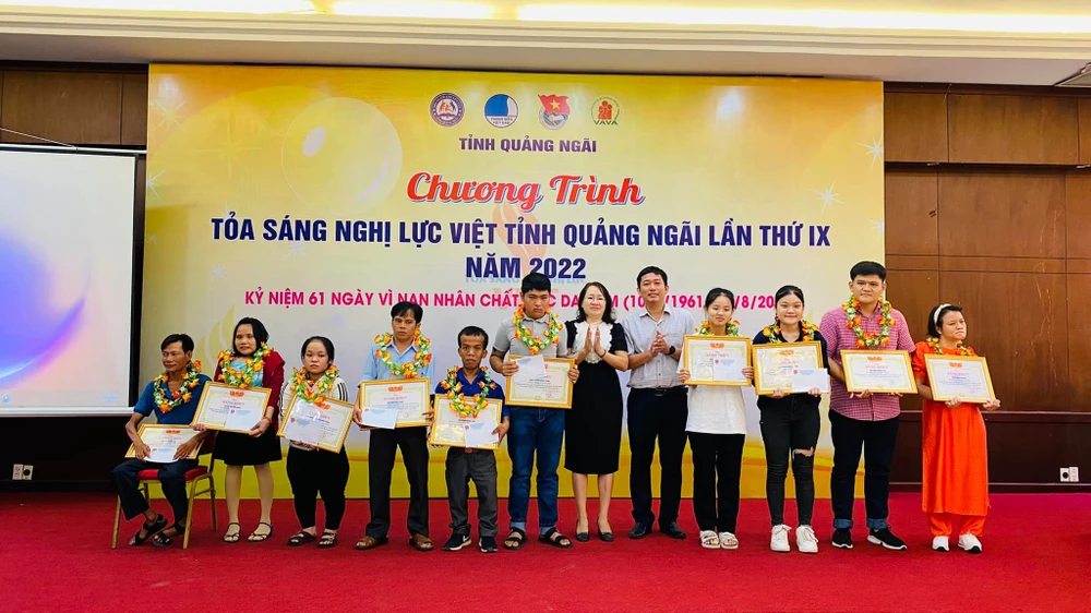 Tôn vinh 10 gương thanh niên khuyết tật “Tỏa sáng nghị lực Việt tỉnh Quảng Ngãi”